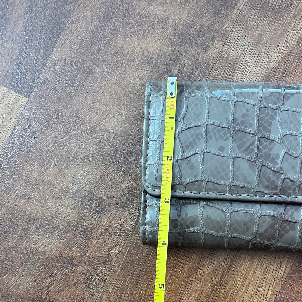 Like new Kenneth Cole Reaction Taupe Croc-Embossed Clutch - Picture 13 of 16